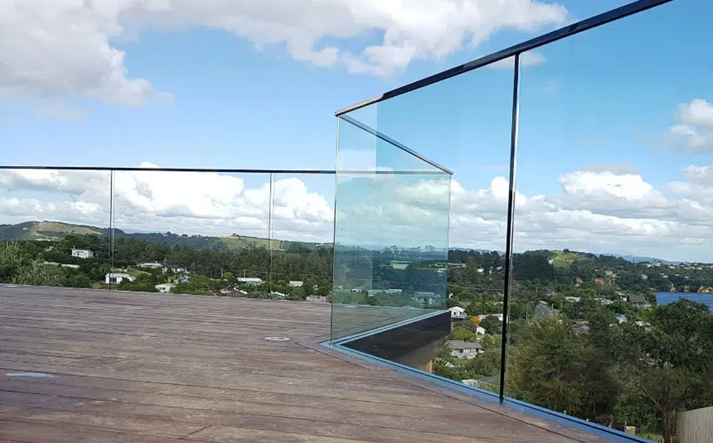 نرده شیشه ای فریم لس